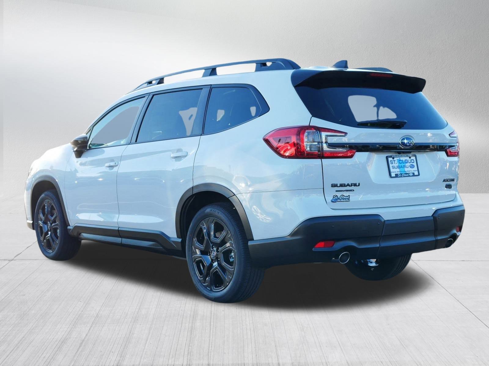 2025 Subaru Ascent Onyx Edition photo 3