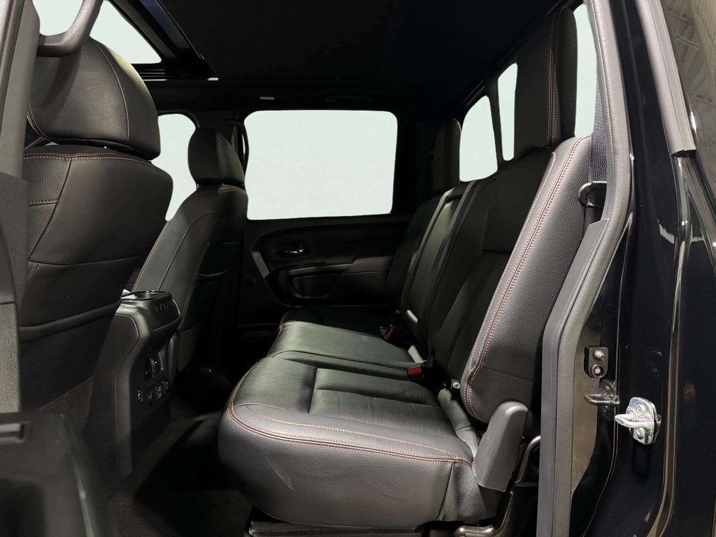 2024 Nissan Titan Crew Cab photo 25