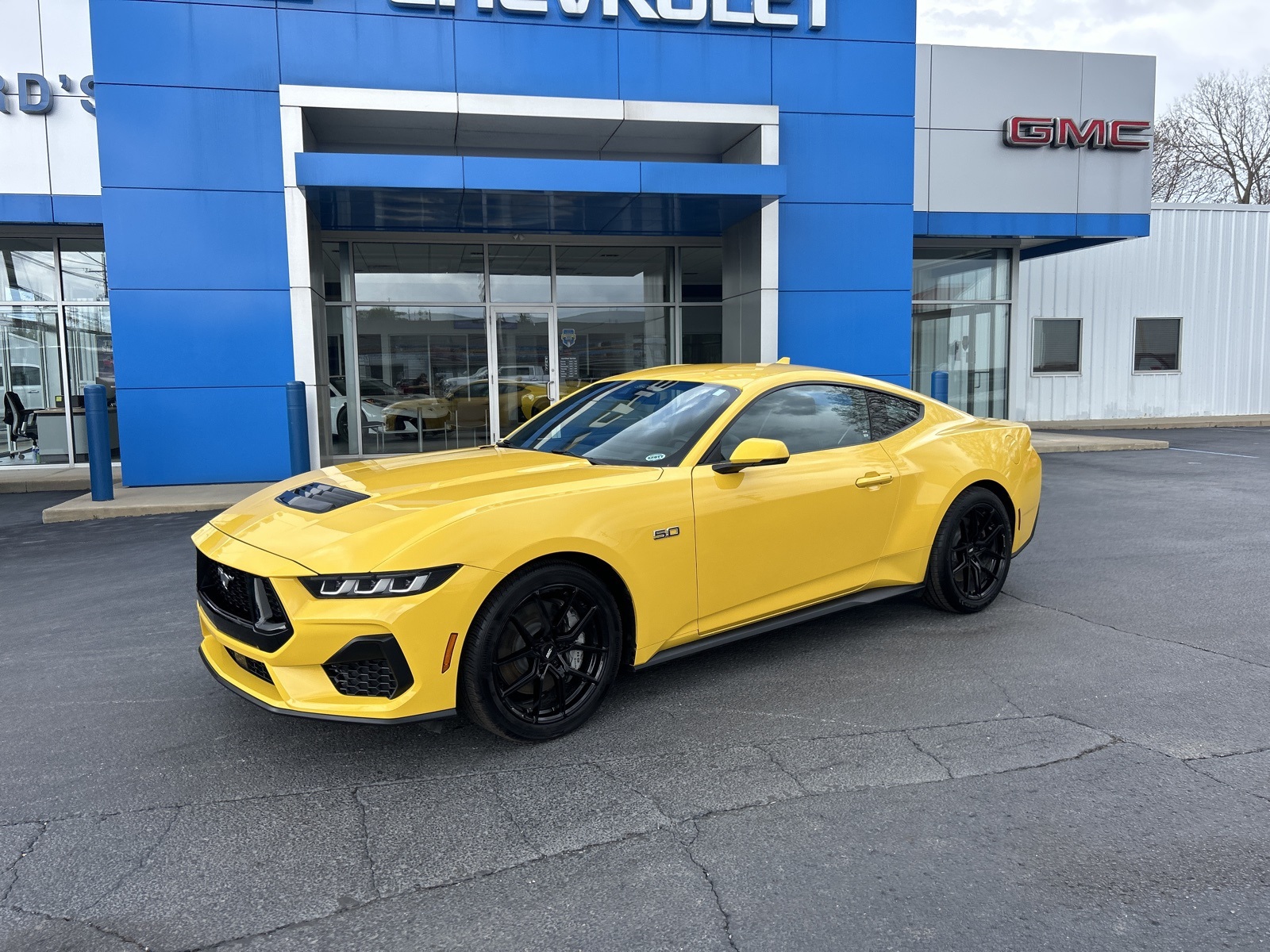 2024 Ford Mustang GT Premium photo 2