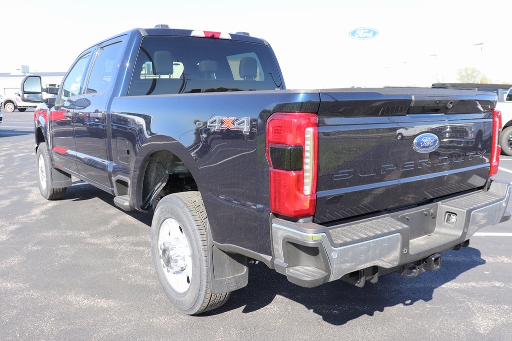 2025 Ford F-350 XLT photo 12