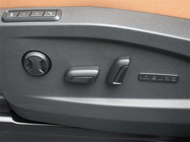 2025 Volkswagen ID. Buzz Pro Plus photo 17