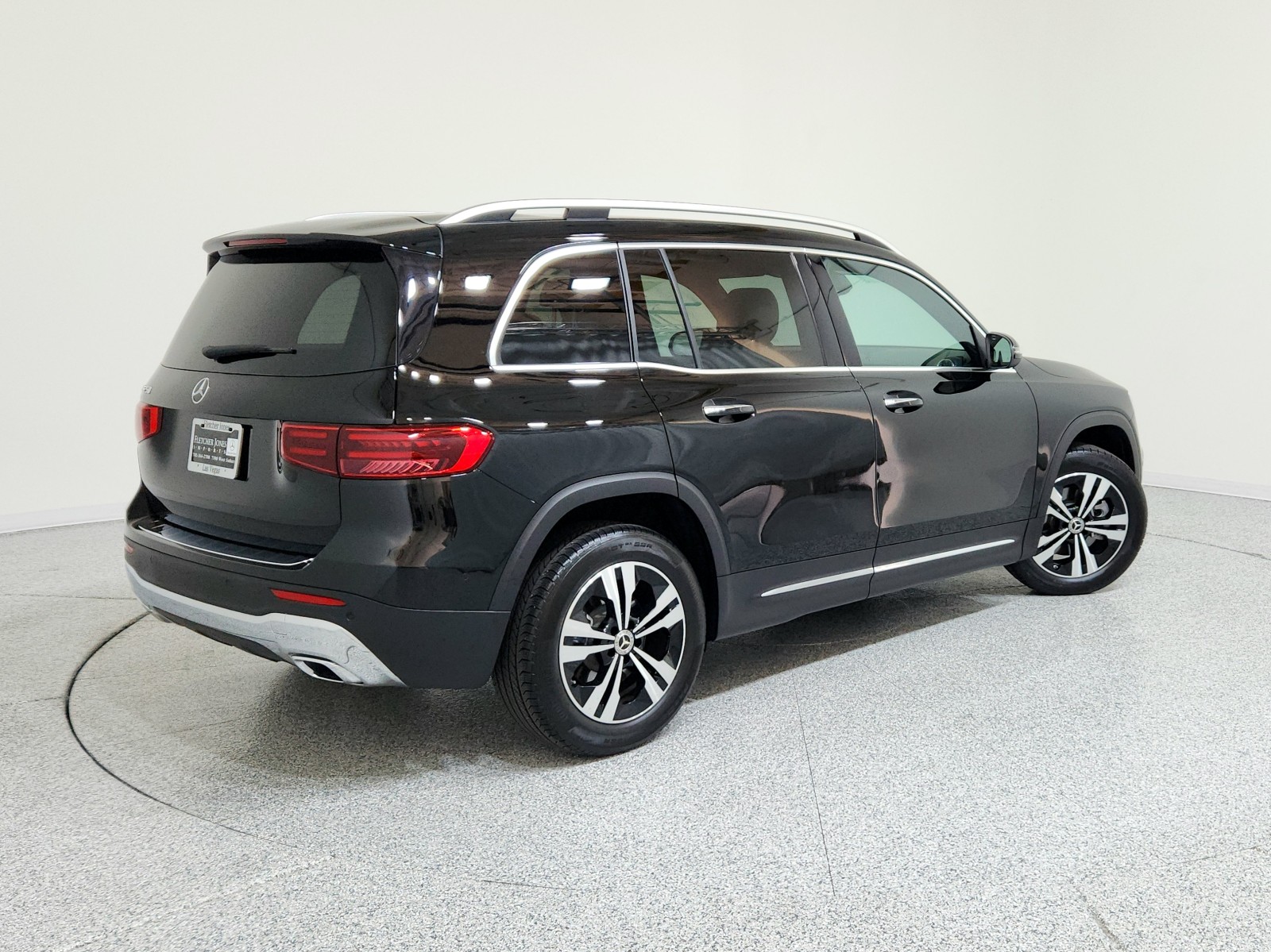 2025 Mercedes Benz GLB 250 photo 3