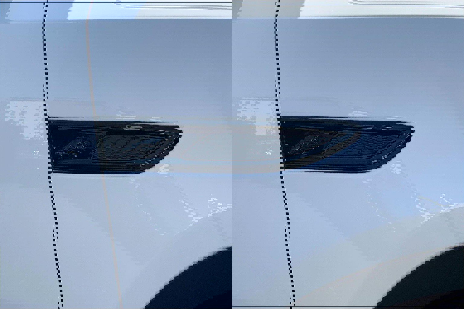2024 Jaguar E-PACE R-Dynamic SE photo 7