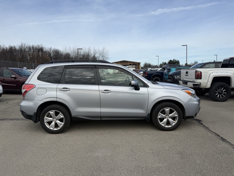 2015 Subaru Forester 2.5i Premium photo 4