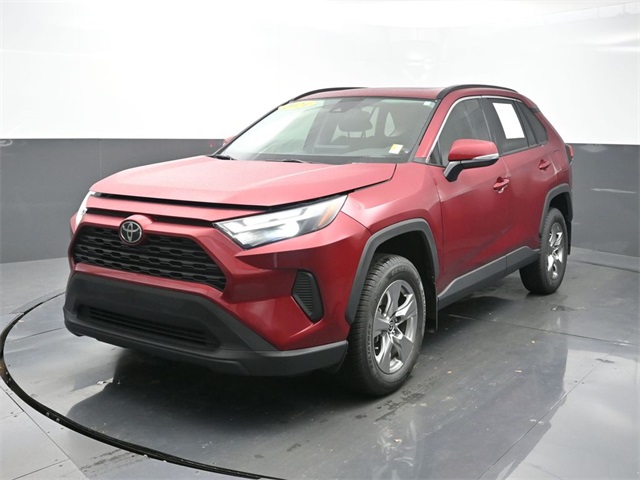 2024 Toyota RAV4 XLE's photo