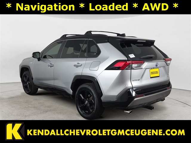 2020 Toyota RAV4 Hybrid XLE photo 2