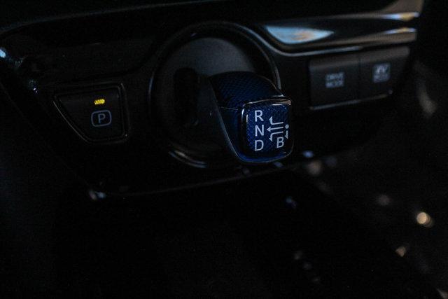 2019 Toyota Prius Limited photo 16