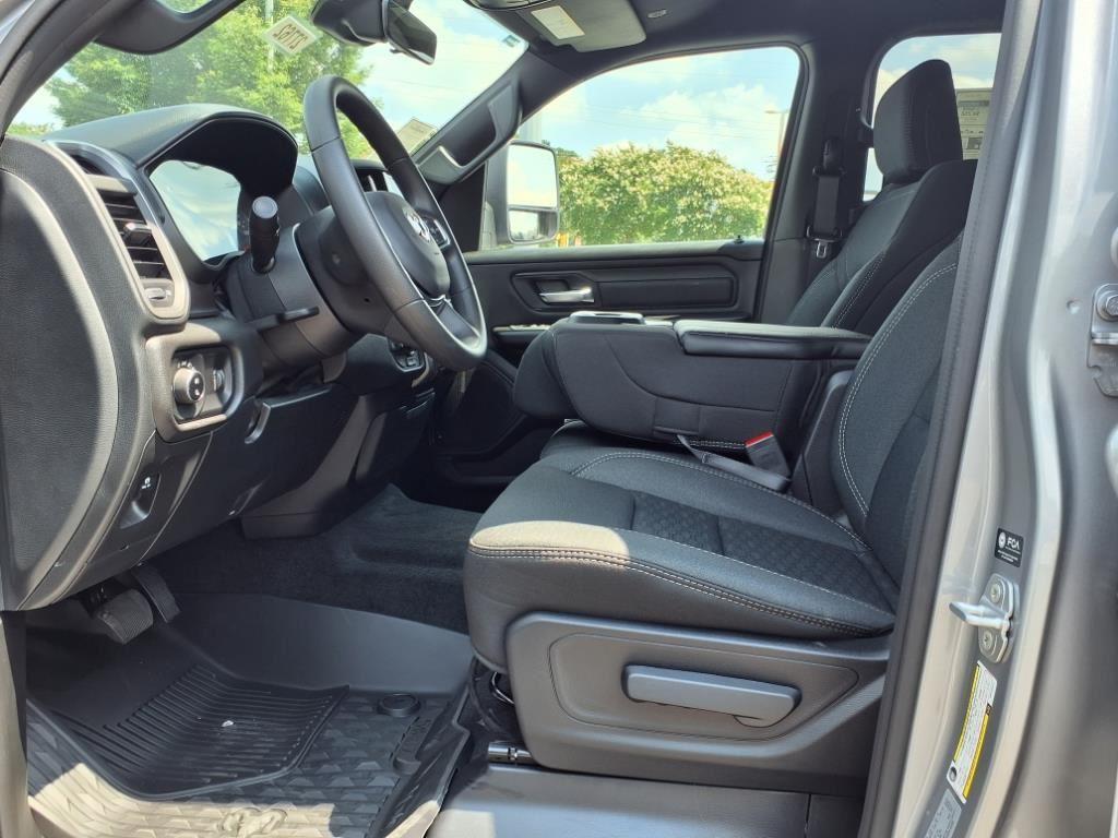 2025 Ram 1500 Warlock photo 3