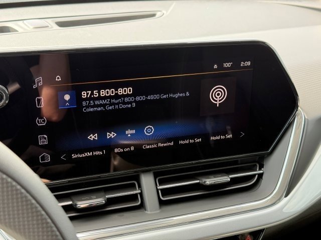 2025 Chevrolet Trax LT photo 18