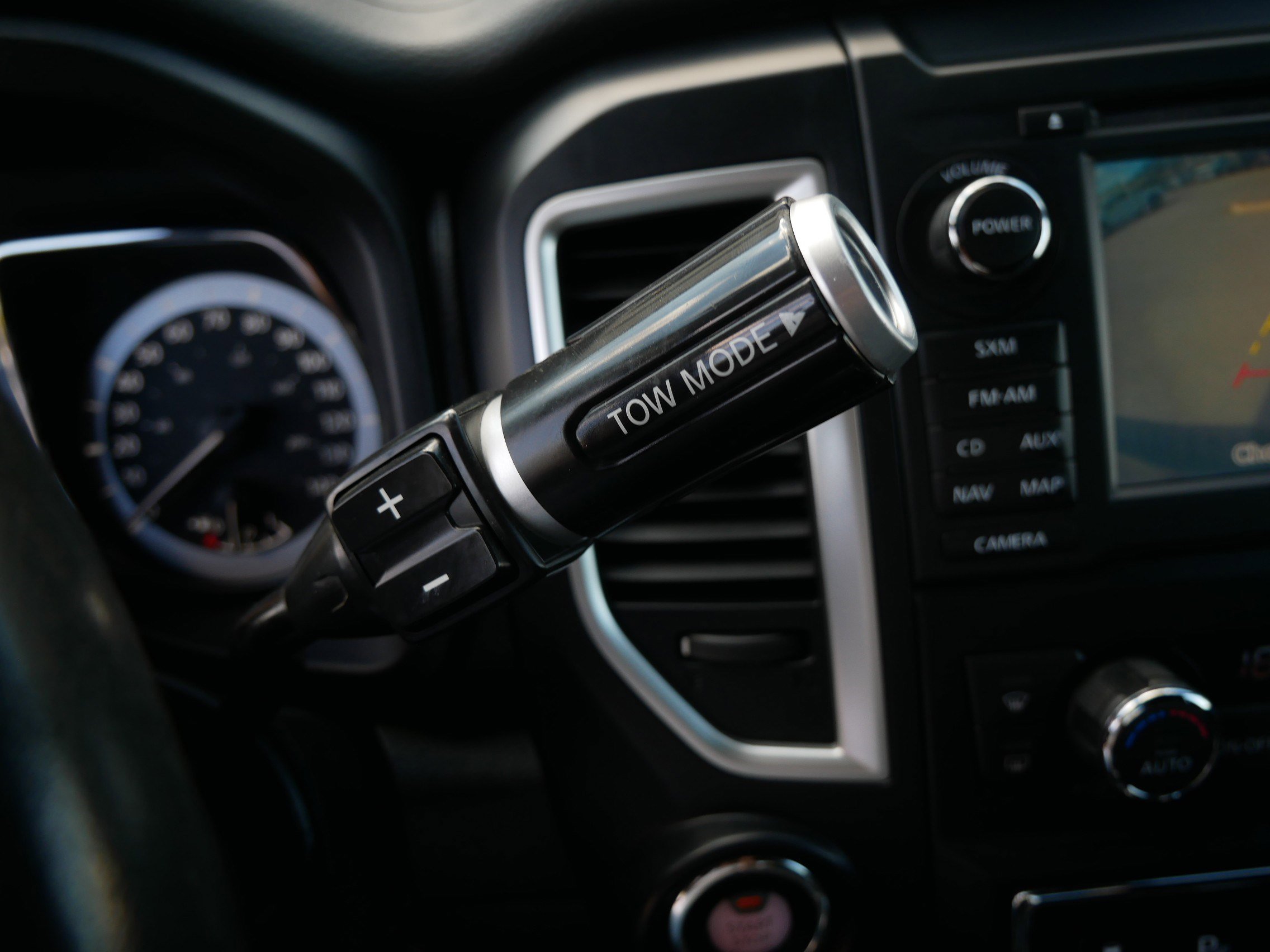 2018 Nissan Titan SV photo 28