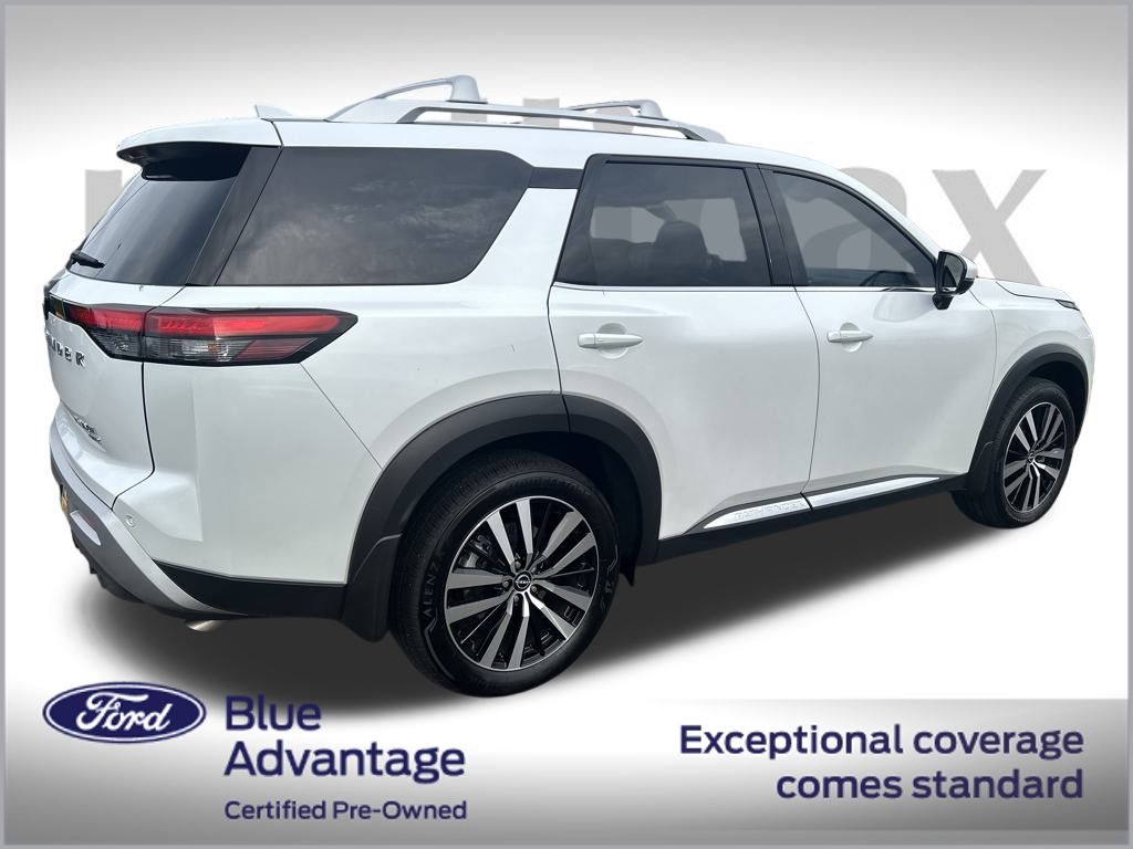 2025 Nissan Pathfinder Platinum photo 2