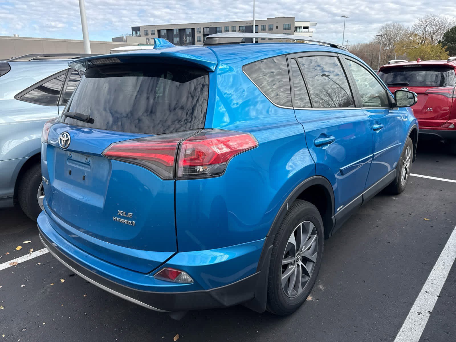 2018 Toyota RAV4 Hybrid XLE photo 4
