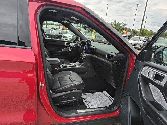 2020 Ford Explorer Platinum photo 21