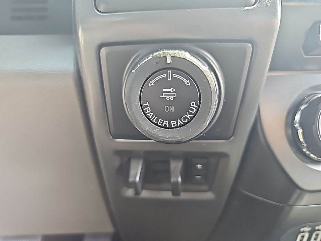 2016 Ford F-150 XLT photo 28