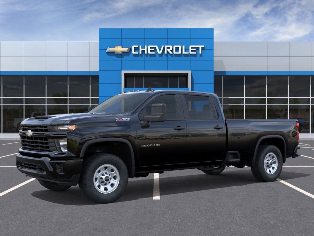 2026 Chevrolet Silverado 3500HD photo 2