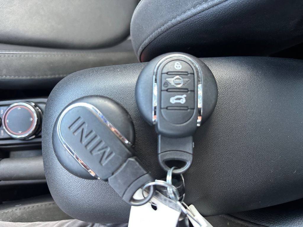 2019 Mini Cooper 4 Door Hardtop Signature photo 27