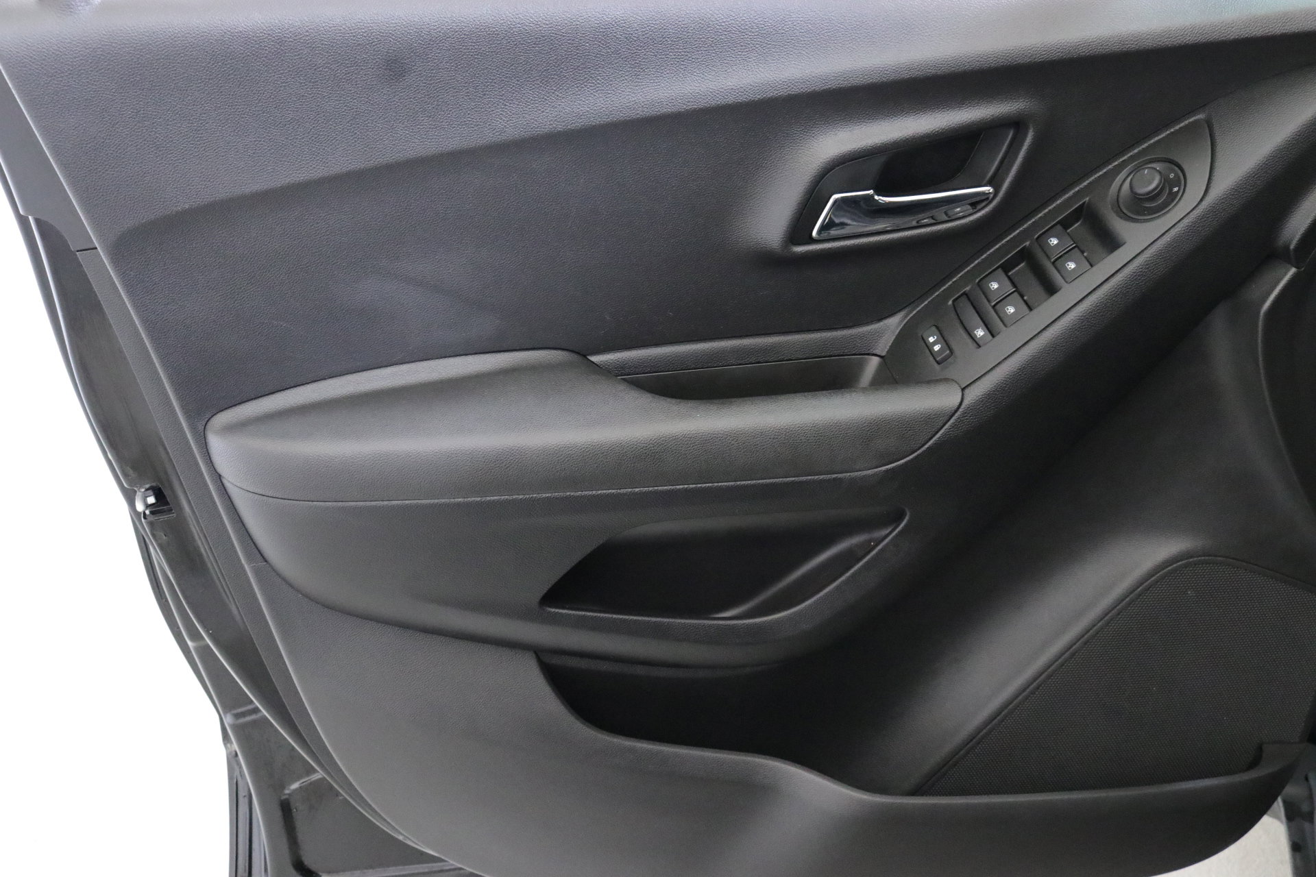 2020 Chevrolet Trax LS photo 18