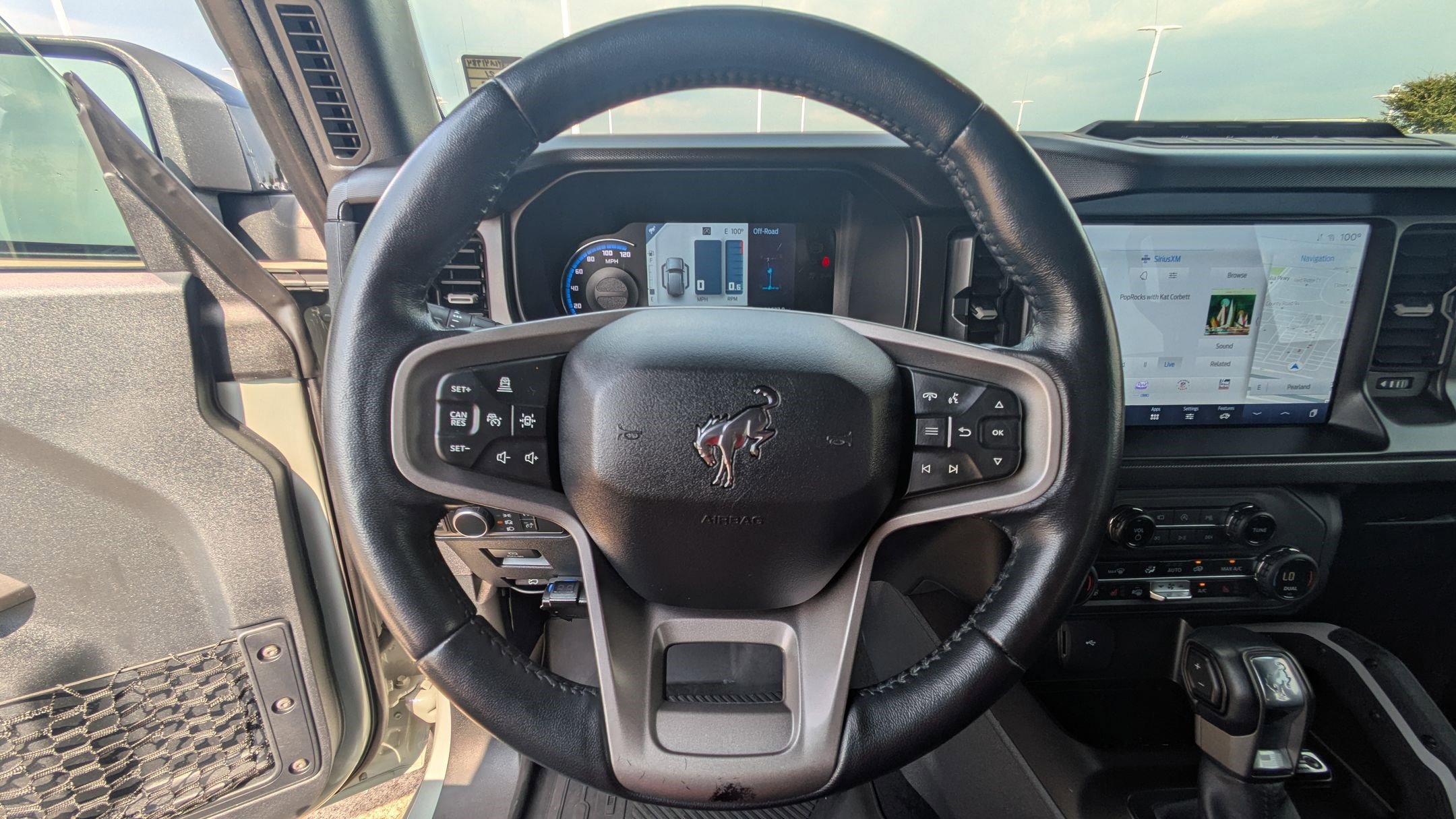 2021 Ford Bronco First Edition photo 28