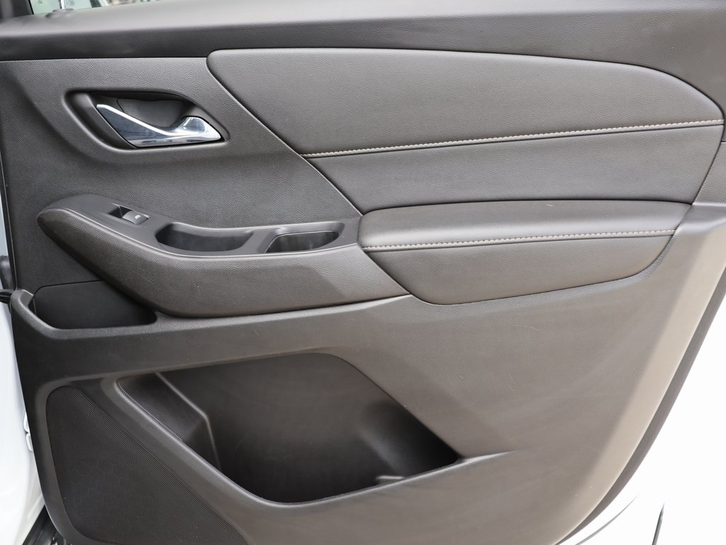 2022 Chevrolet Traverse Leather photo 11