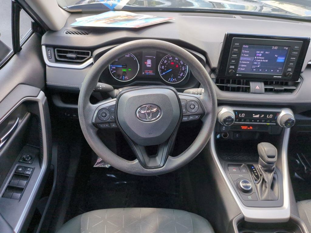 2021 Toyota RAV4 Hybrid XLE photo 23