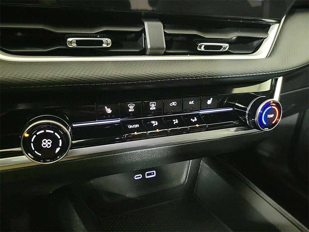 2025 CHEVROLET EQUINOX - Image 17