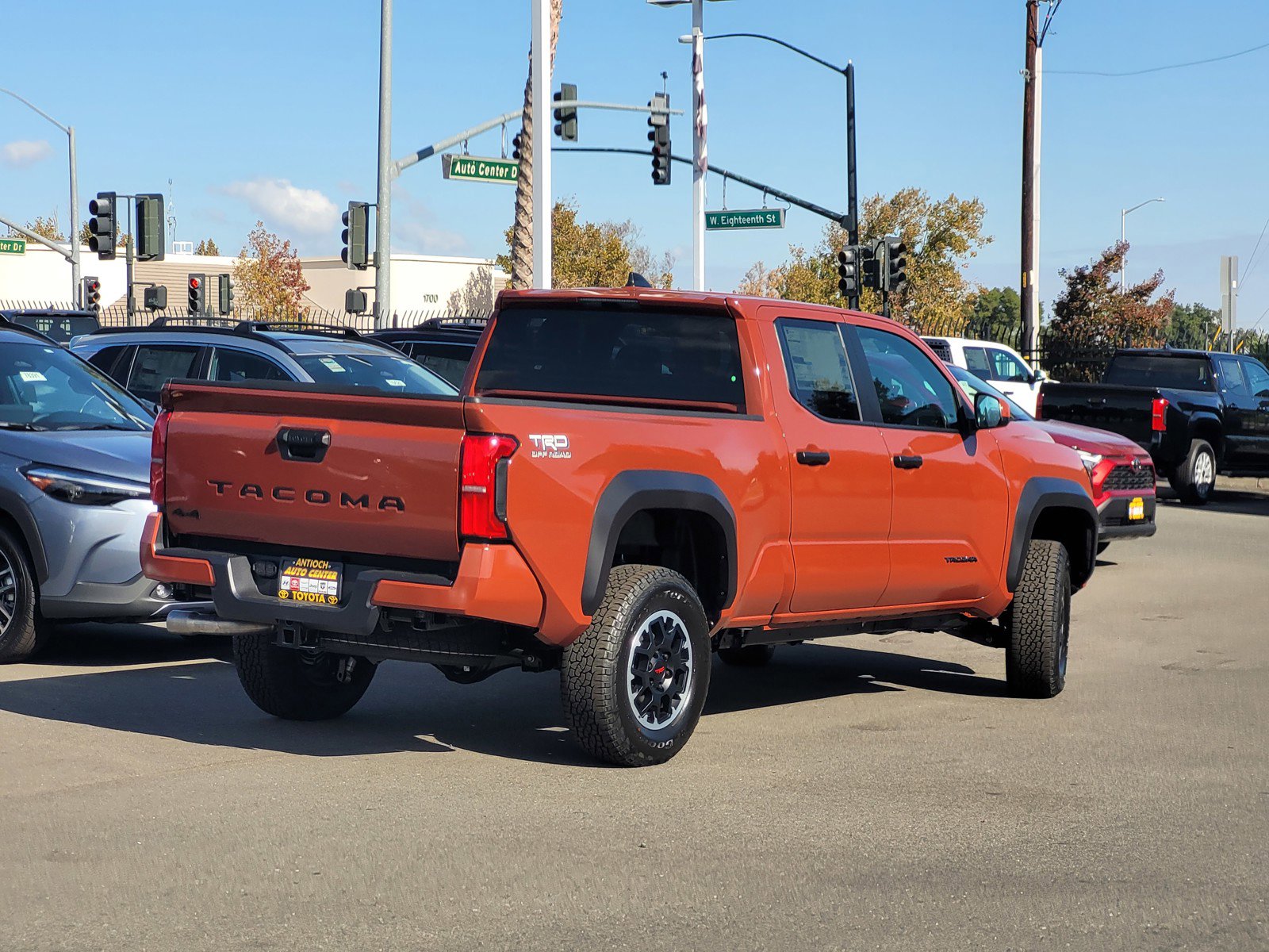 2025 Toyota Tacoma TRD photo 4