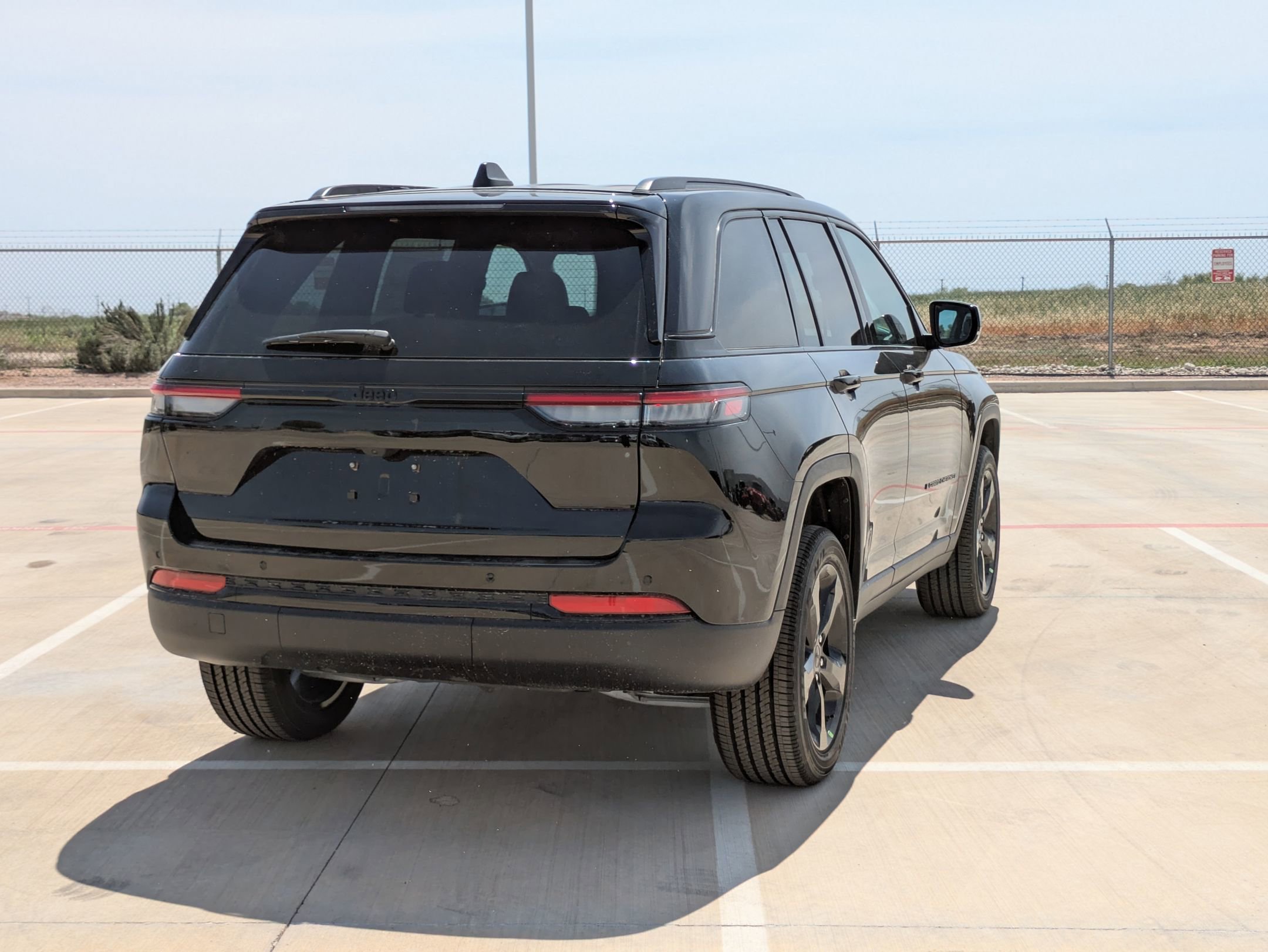 2025 Jeep Grand Cherokee Altitude X photo 3