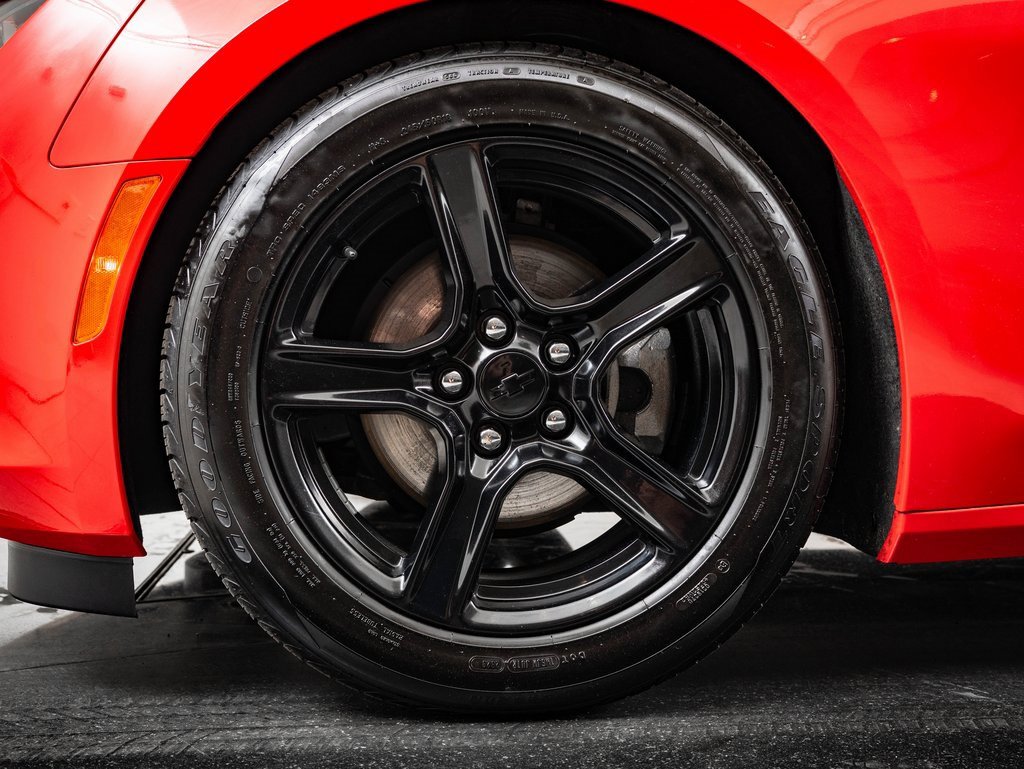 2018 Chevrolet Camaro 2LT photo 13