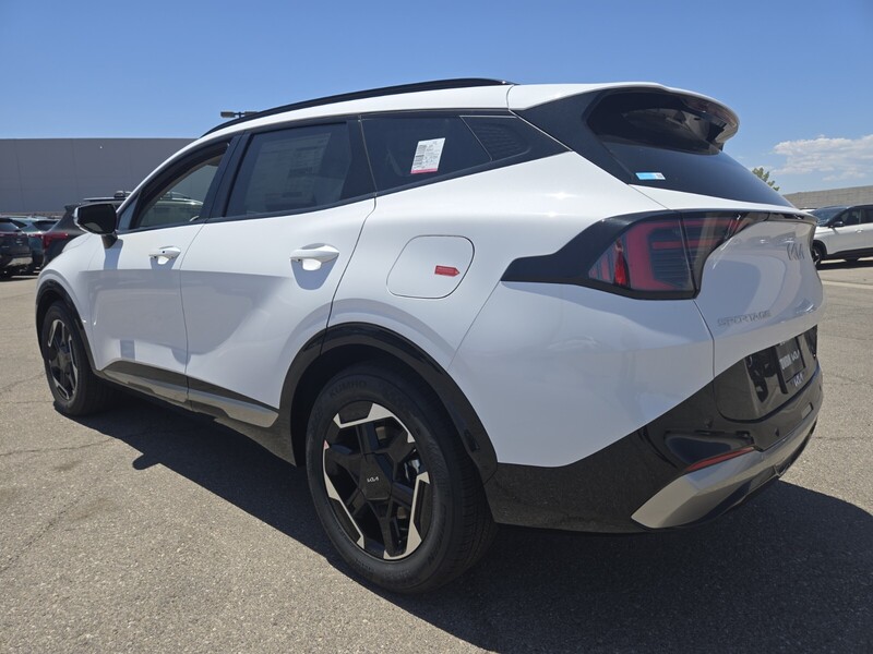 2026 Kia Sportage SX photo 3