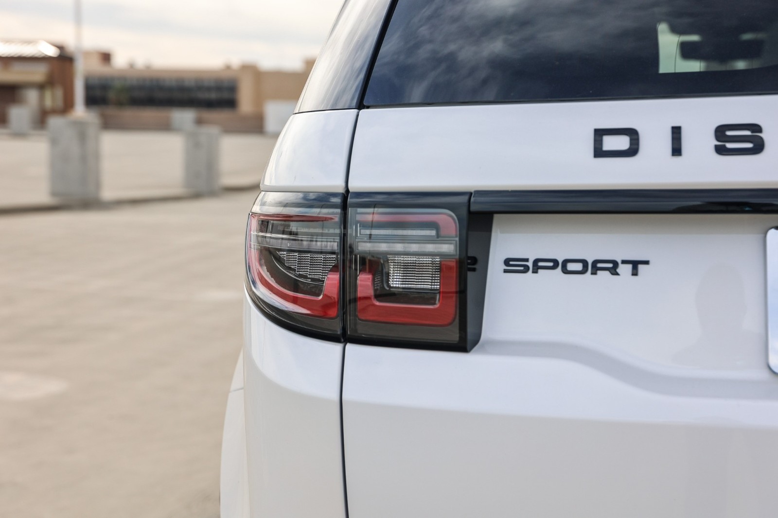2025 Land Rover Discovery Sport Dynamic SE photo 6