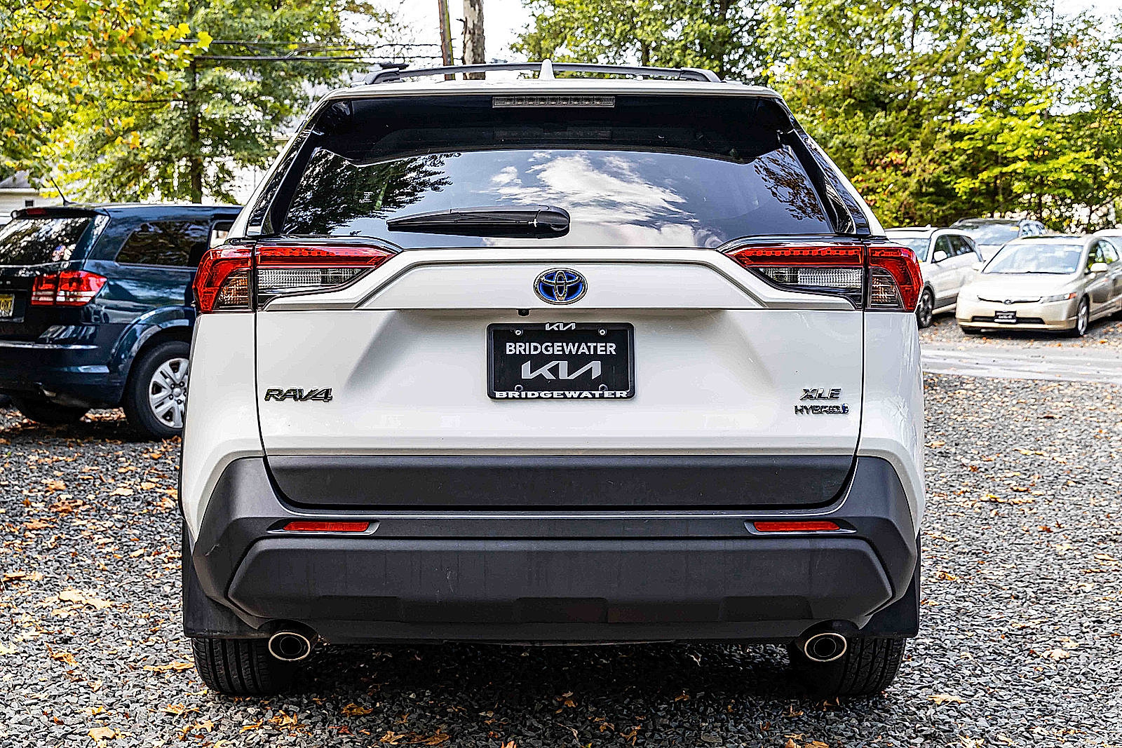 2023 Toyota RAV4 Hybrid XLE photo 3