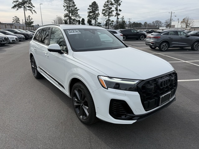 2025 Audi Q7 Premium Plus's photo