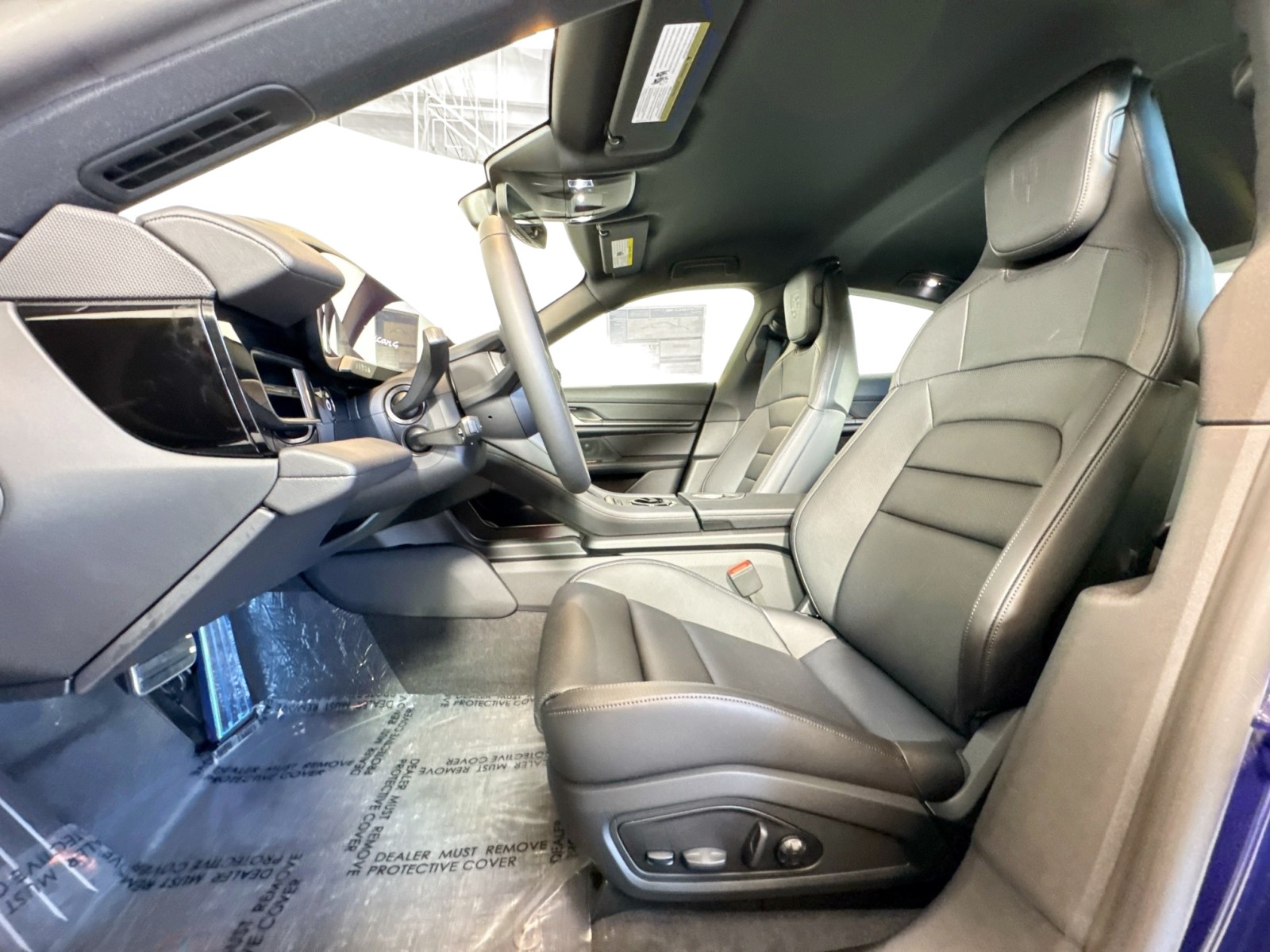 2025 Porsche Taycan 4 photo 5