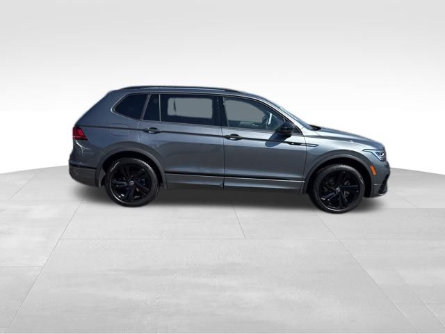 2024 Volkswagen Tiguan SE R-Line Black photo 2