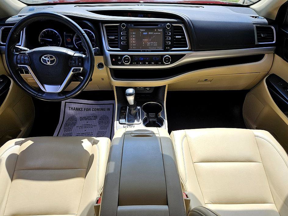 2019 Toyota Highlander XLE photo 10
