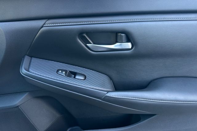 2023 Nissan Sentra SV photo 18