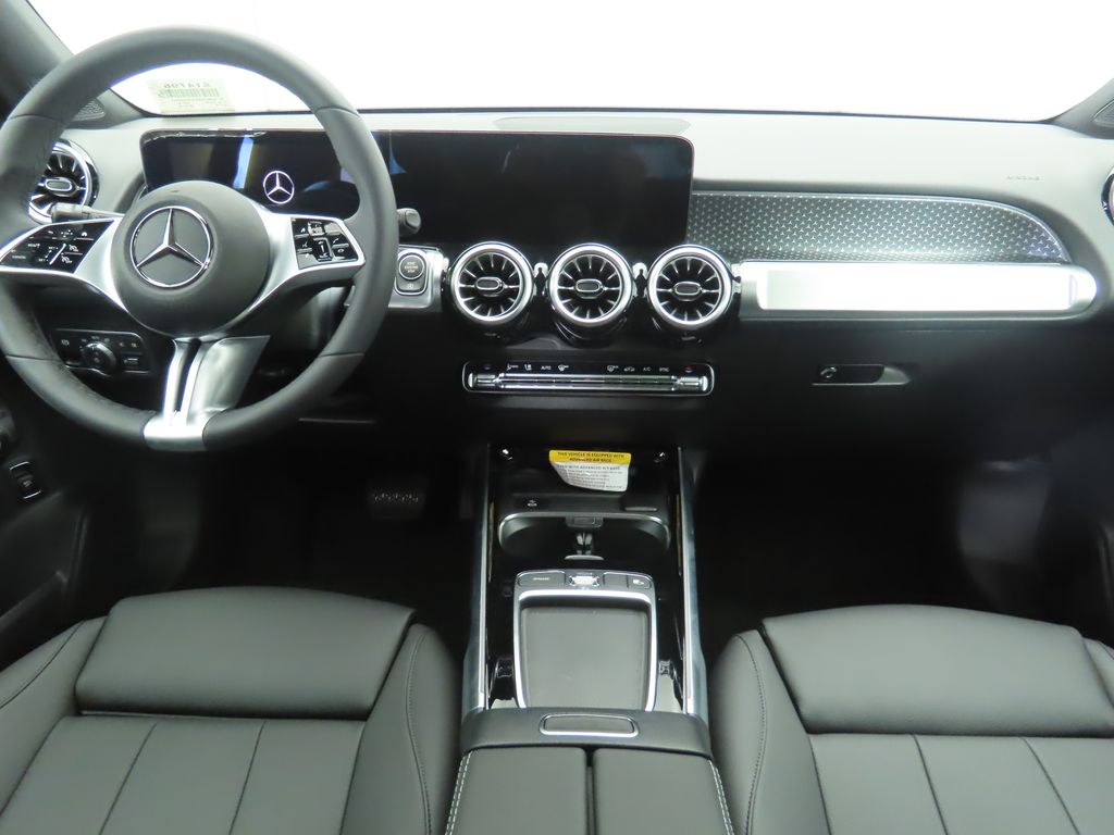 2025 Mercedes Benz GLB 250 photo 14