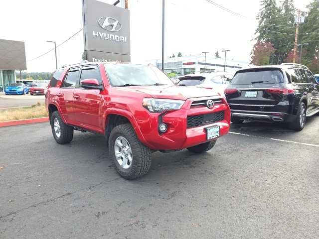 2022 Toyota 4Runner SR5 photo 2
