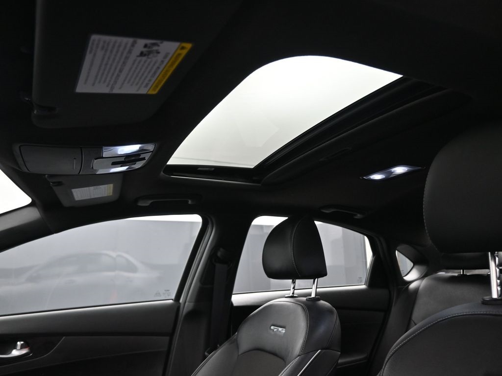 2023 Kia Forte GT-Line photo 18