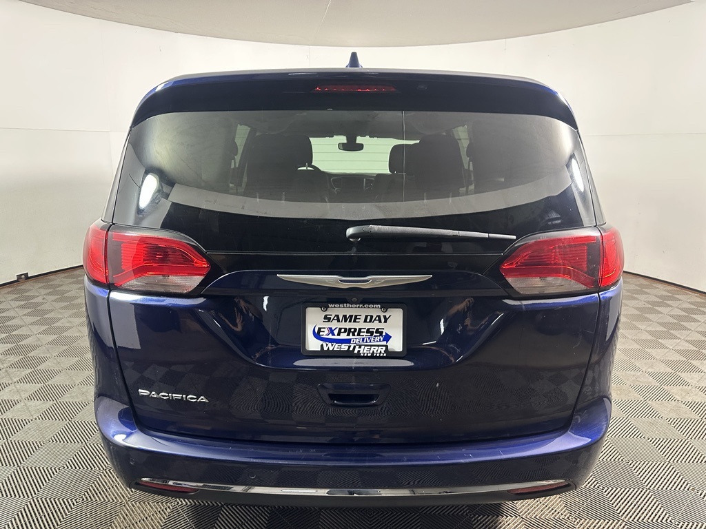2018 Chrysler Pacifica Touring Plus photo 5