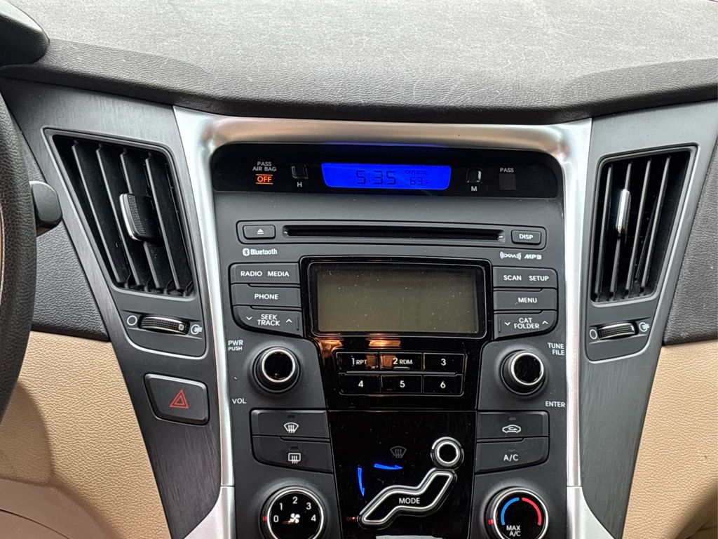 2013 Hyundai Sonata GLS photo 15