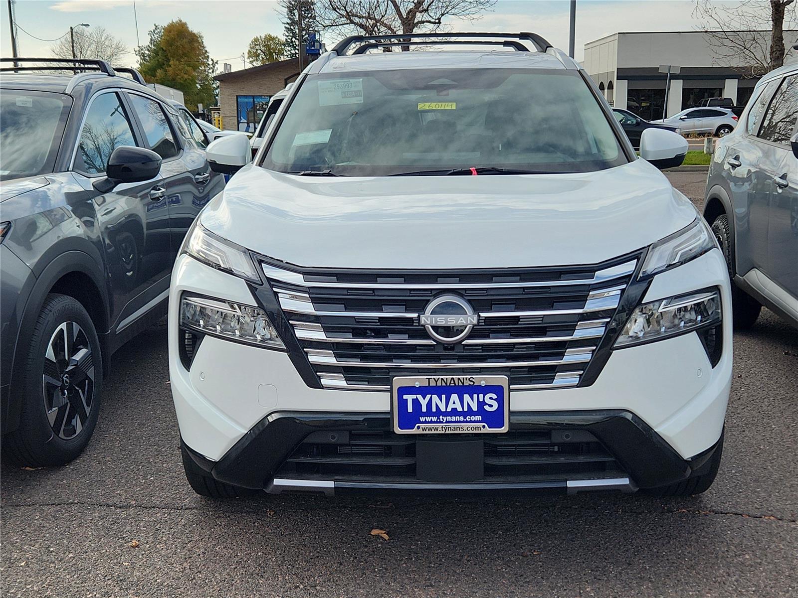 2026 Nissan Rogue Platinum photo 2