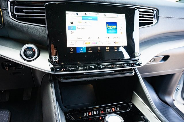 2025 Jeep Wagoneer Base photo 20