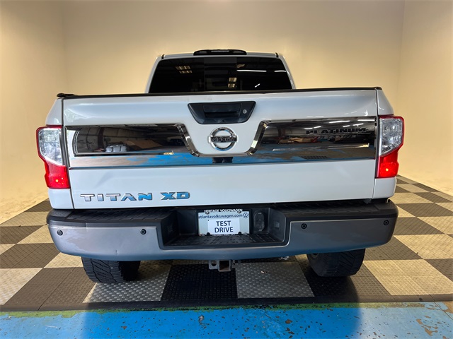 2018 Nissan Titan Platinum Reserve photo 4