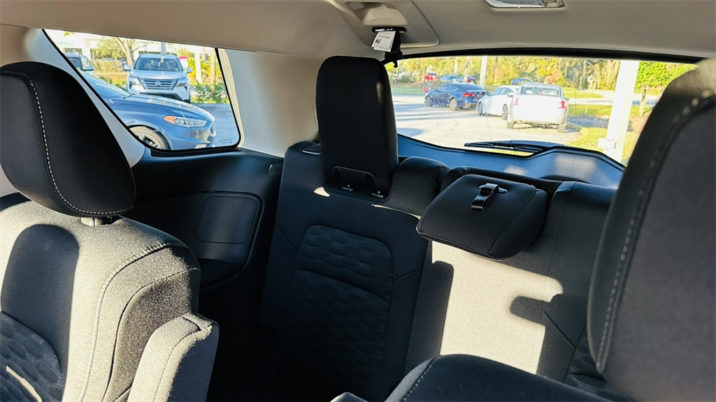 2025 Nissan Pathfinder SV photo 27