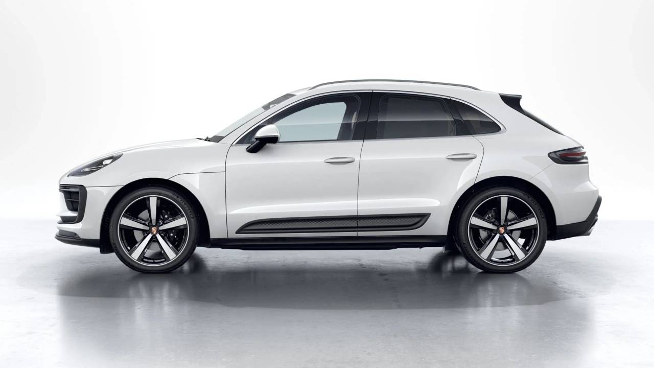 2026 Porsche Macan S photo 2