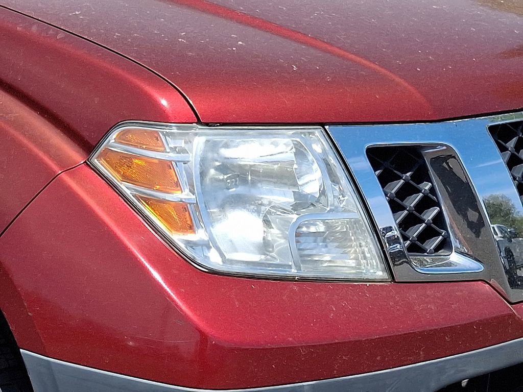 2015 Nissan Frontier S Crew Cab photo 9