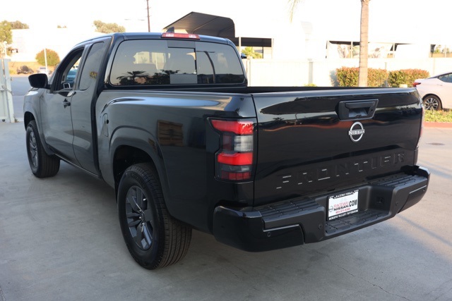 2025 Nissan Frontier King Cab SV photo 6