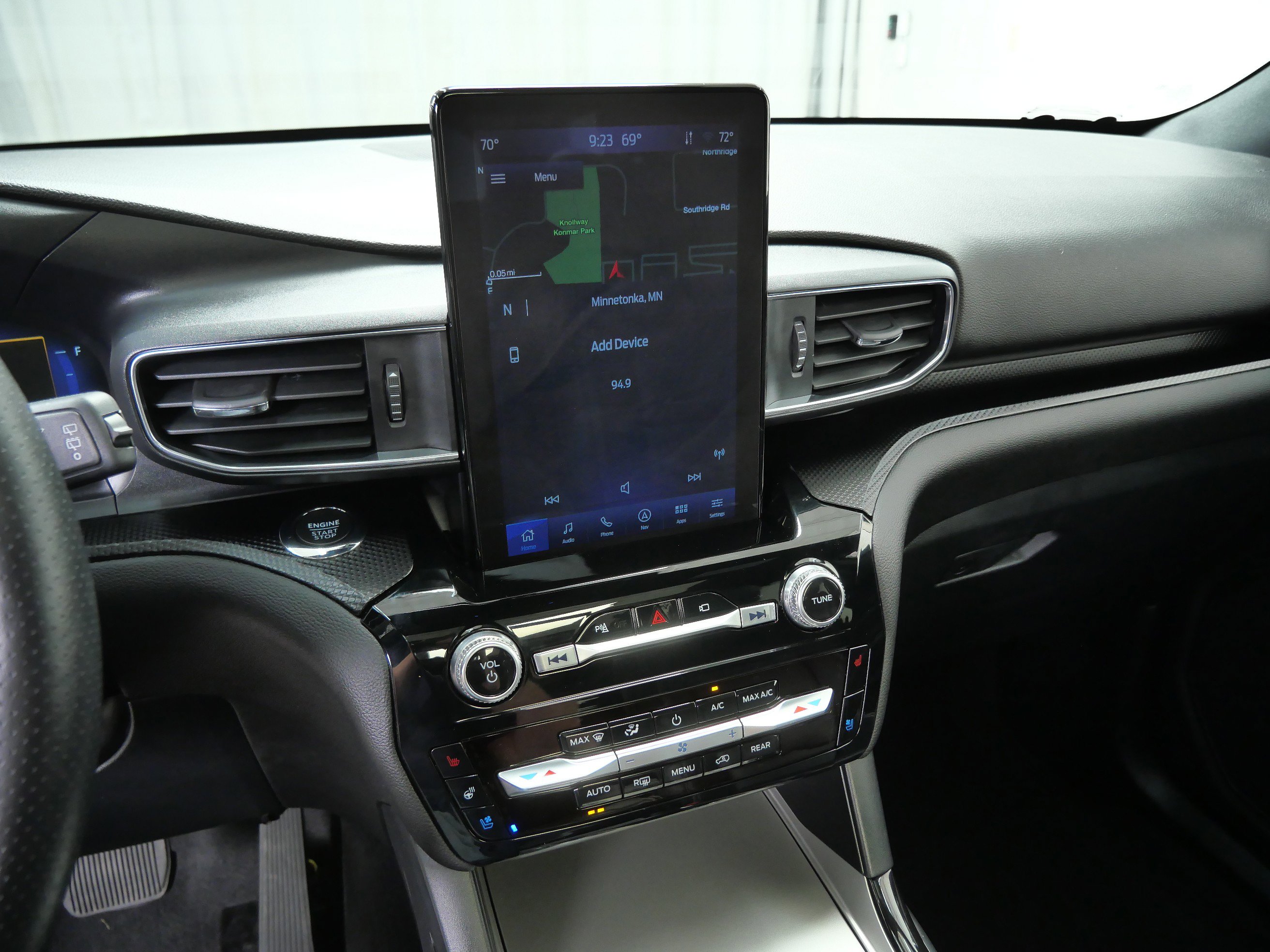 2022 Ford Explorer ST photo 18