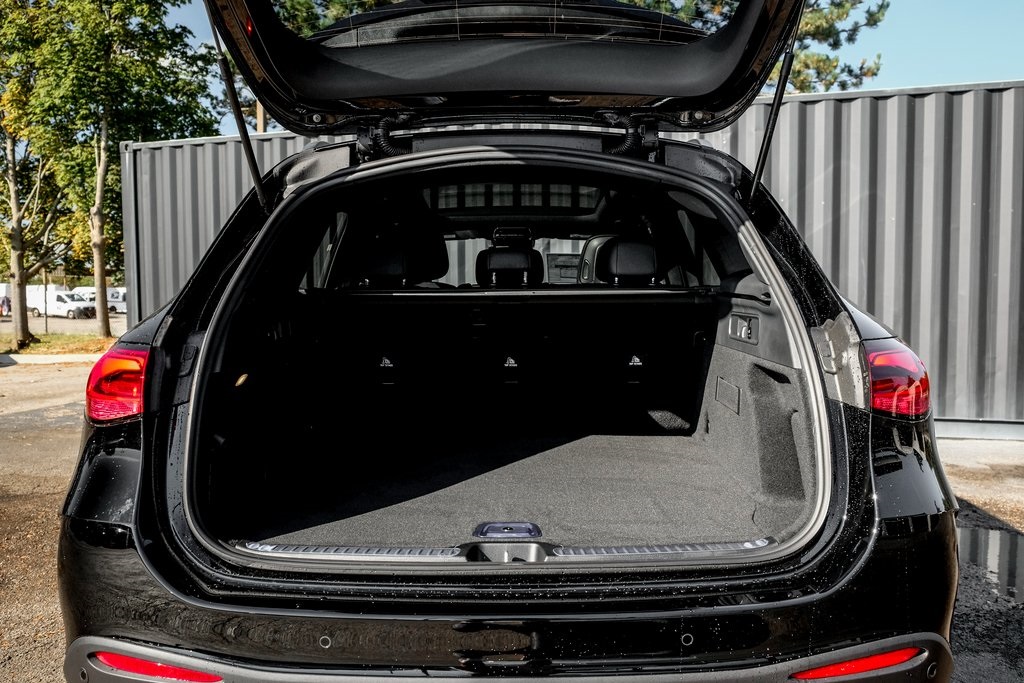 2026 Mercedes Benz GLC 300 4MATIC photo 9